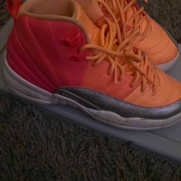 Jordan 12 Sunrise - Picture 2 of 6